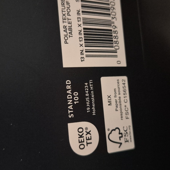 Ugg Polar Textured Tablet/kindle pouf New - Picture 7 of 8